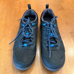 Women’s Rockport Black and Blue sneakers. Size 7.5. NWOT.